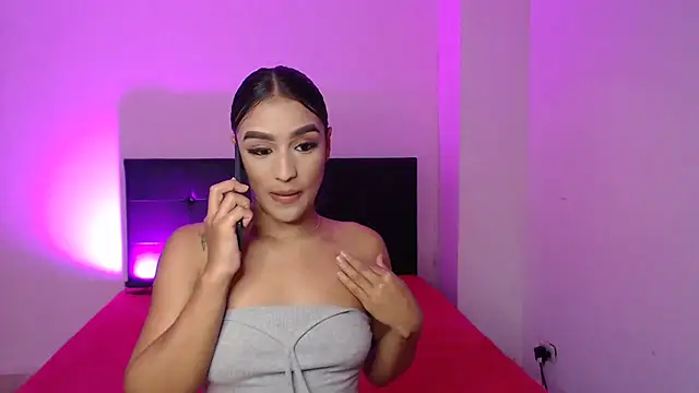 Snapshot of GiltRosebush chatting on 02-15-25, 10:10 GiltRosebush online show from 02-15-25, 10:10