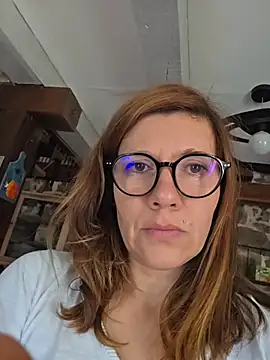 Lina lou4 online show from 04-18-26, 12:51