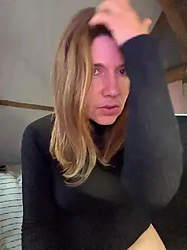 Lina lou4 online show from 11-14-25, 12:20