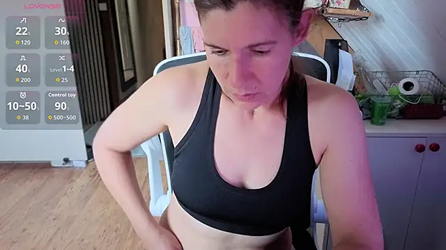 Lina lou4 online show from 06-19-26, 03:40