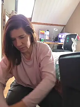 Lina lou4 online show from 12-20-25, 10:07