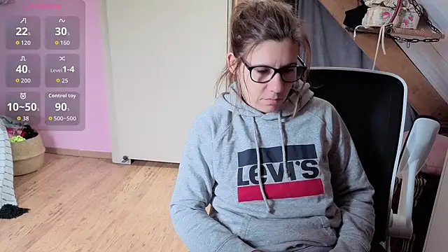 Lina lou4 online show from 04-12-26, 12:08