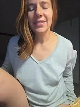 Lina lou4 online show from 12-17-25, 04:45