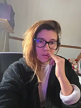 Lina lou4 online show from 11-19-25, 08:47