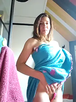 Lina lou4 online show from 02-20-25, 07:34
