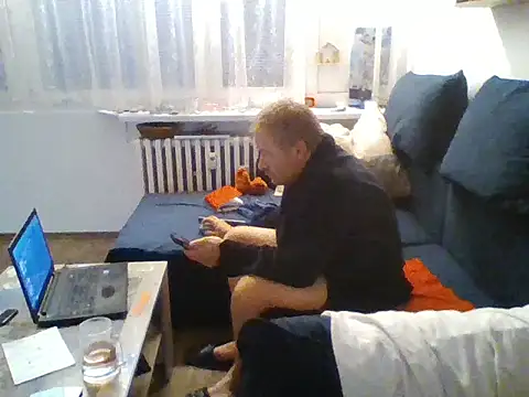 82liska online show from 06-10-26, 07:37