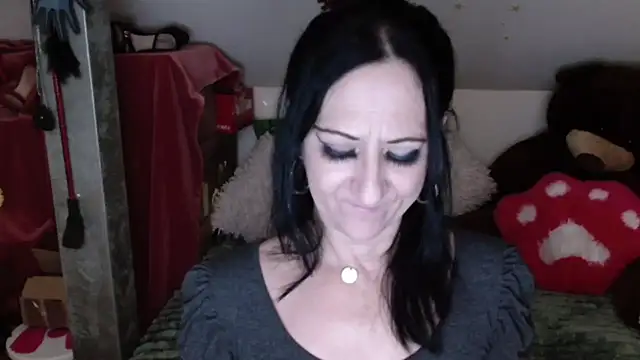 Snapshot of DebraMilf chatting on 01-31-25, 02:48 DebraMilf online show from 01-31-25, 02:48