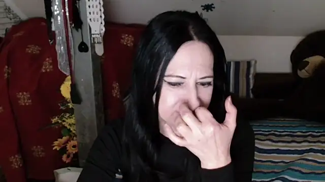 Snapshot of DebraMilf chatting on 03-22-26, 02:15 DebraMilf online show from 03-22-26, 02:15
