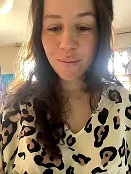 SuzieWanKenobi online show from 12-04-25, 11:42