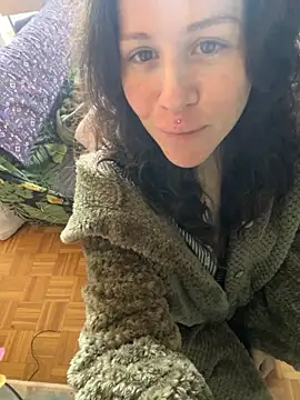 SuzieWanKenobi online show from 09-29-25, 09:05