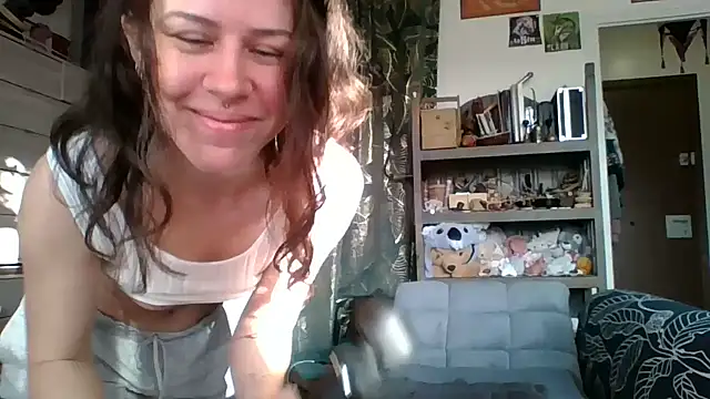 SuzieWanKenobi online show from 12-04-24, 01:58