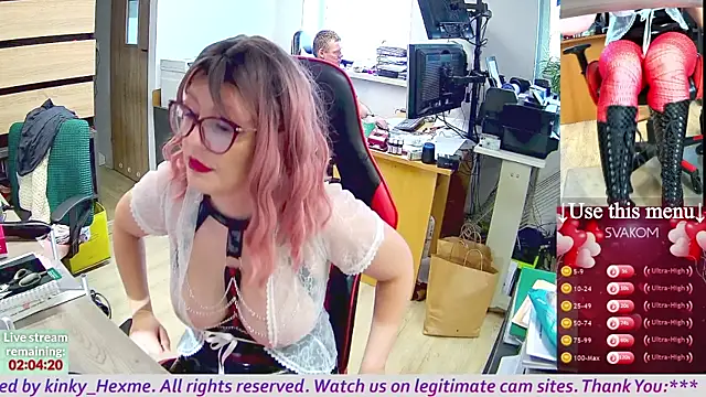 Snapshot of kinky_Hexme chatting on 10-15-25, 09:28 kinky Hexme online show from 10-15-25, 09:28