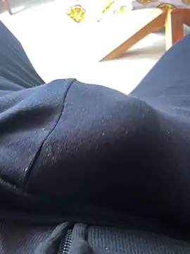 Snapshot of Misha_76 chatting on 01-25-25, 02:47 Misha 76 online show from 01-25-25, 02:47