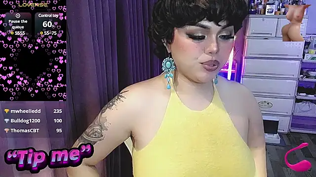 Snapshot of cherry_RED5 chatting on 12-27-24, 01:18 cherry RED5 online show from 12-27-24, 01:18