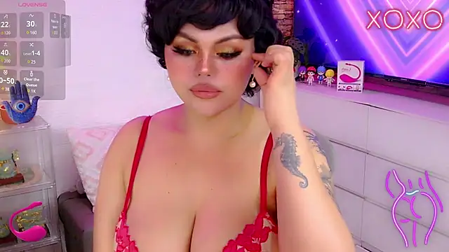 Snapshot of cherry_RED5 chatting on 12-17-25, 10:37 cherry RED5 online show from 12-17-25, 10:37