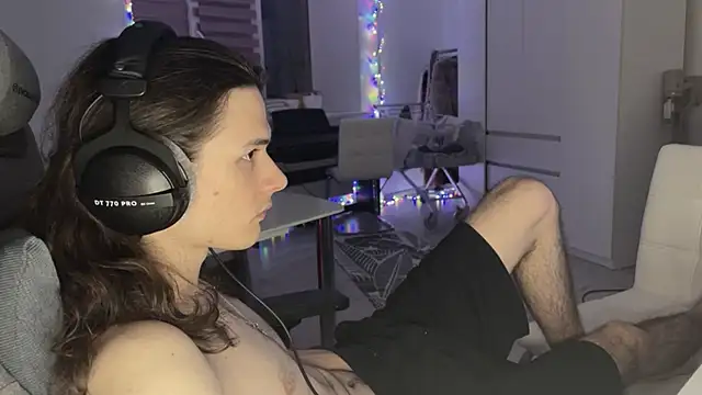 Snapshot of CandyChell chatting on 02-06-26, 06:26 CandyChell online show from 02-06-26, 06:26