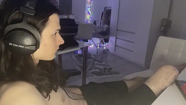 Snapshot of CandyChell chatting on 02-05-26, 02:57 CandyChell online show from 02-05-26, 02:57