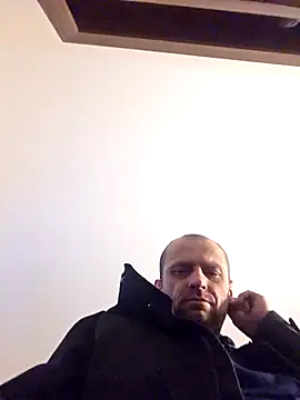 Snapshot of Roman0798 chatting on 12-17-25, 02:44 Roman0798 online show from 12-17-25, 02:44