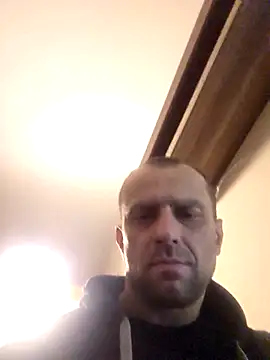 Snapshot of Roman0798 chatting on 12-15-25, 02:28 Roman0798 online show from 12-15-25, 02:28