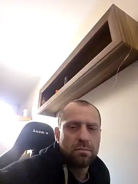 Snapshot of Roman0798 chatting on 12-22-25, 02:39 Roman0798 online show from 12-22-25, 02:39