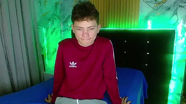 Snapshot of cruz_dante chatting on 03-14-26, 08:04 cruz dante online show from 03-14-26, 08:04