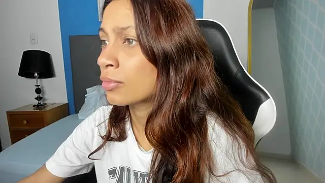 cora 22 online show from 10-09-25, 01:00