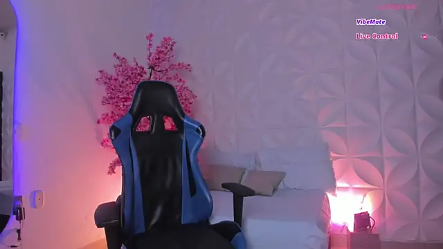 cora 22 online show from 11-29-25, 12:38