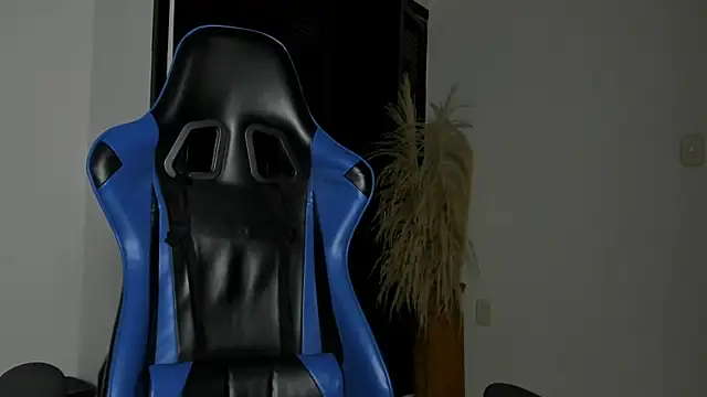 cora 22 online show from 12-19-25, 06:54