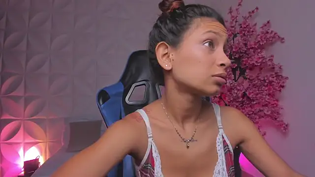 Snapshot of cora_22 chatting on 03-11-26, 12:54 cora 22 online show from 03-11-26, 12:54