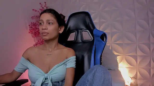 cora 22 online show from 12-04-25, 12:48