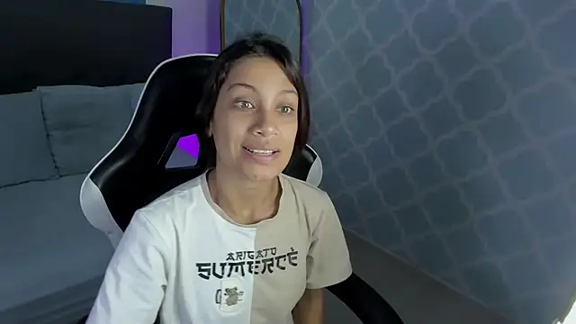 cora 22 online show from 10-31-25, 12:46