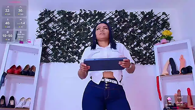 louise nails online show from 03-15-26, 02:57