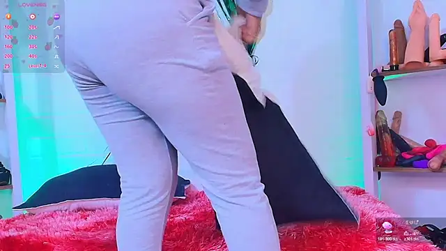 louise nails online show from 03-25-26, 12:48