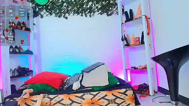 louise nails online show from 03-30-26, 03:57