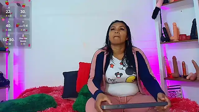 louise nails online show from 04-07-26, 12:29