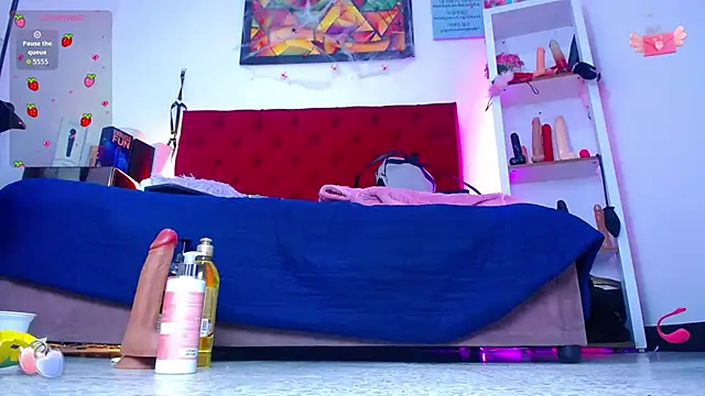 louise nails online show from 11-11-25, 03:18