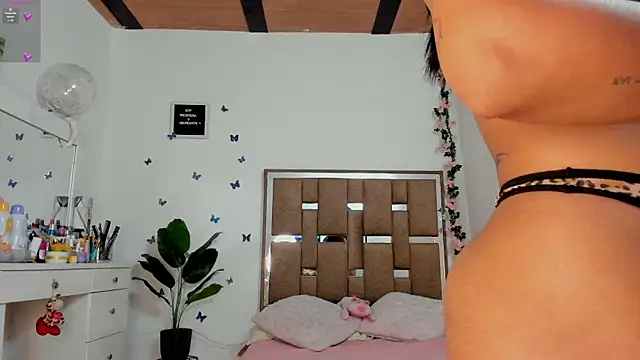 kendall-ewers online show from 04-11-26, 01:46