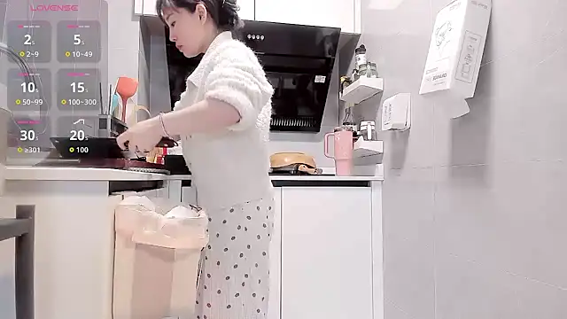 Vivian-6 online show from 03-24-26, 01:27