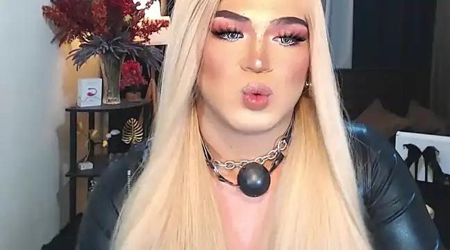 Snapshot of Bitch_Fowler69 chatting on 02-26-25, 10:15 Bitch Fowler69 online show from 02-26-25, 10:15