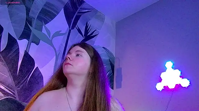 Snapshot of RubyValen chatting on 09-16-25, 01:06 RubyValen online show from 09-16-25, 01:06