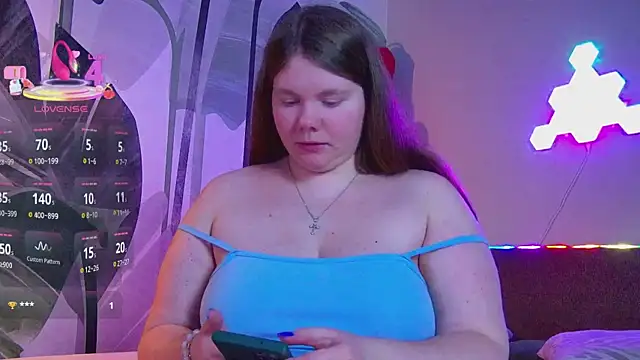 Snapshot of RubyValen chatting on 02-25-26, 01:17 RubyValen online show from 02-25-26, 01:17