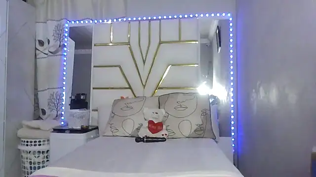 SexyyNana online show from 12-21-25, 06:42