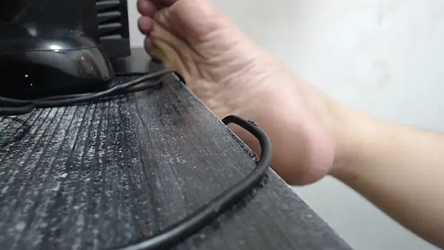 Laura hottt online show from 11-15-25, 02:26