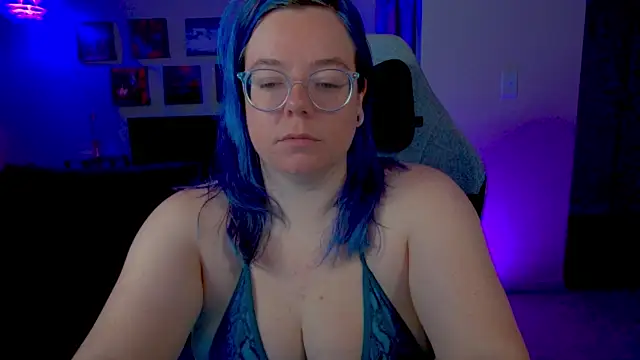 Snapshot of KiraSpitQueen chatting on 05-31-26, 03:56 KiraSpitQueen online show from 05-31-26, 03:56