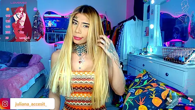 caroline cossei online show from 04-21-26, 01:42
