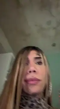 Snapshot of caroline_cossei chatting on 03-10-25, 05:43 caroline cossei online show from 03-10-25, 05:43