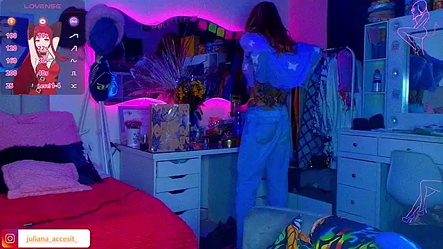 caroline cossei online show from 03-08-26, 05:33