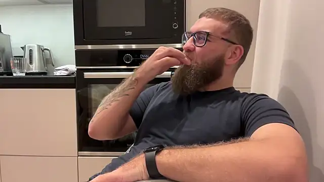 Bear bear  online show from 11-12-25, 11:25