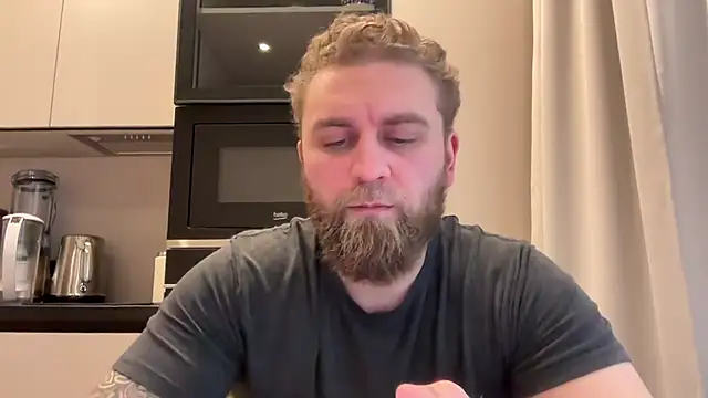 Bear bear  online show from 03-18-26, 02:41