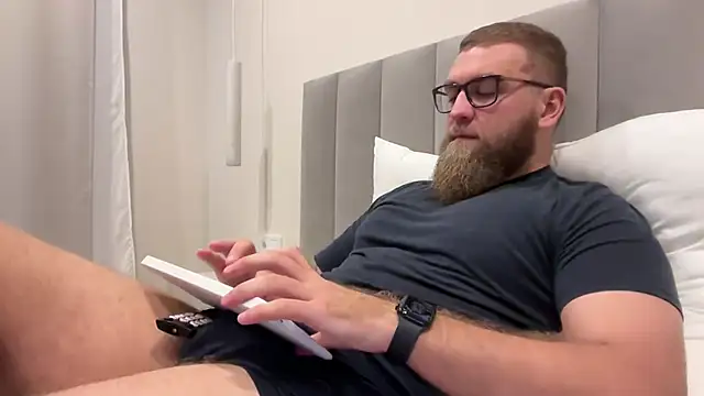 Bear bear  online show from 11-10-25, 11:04